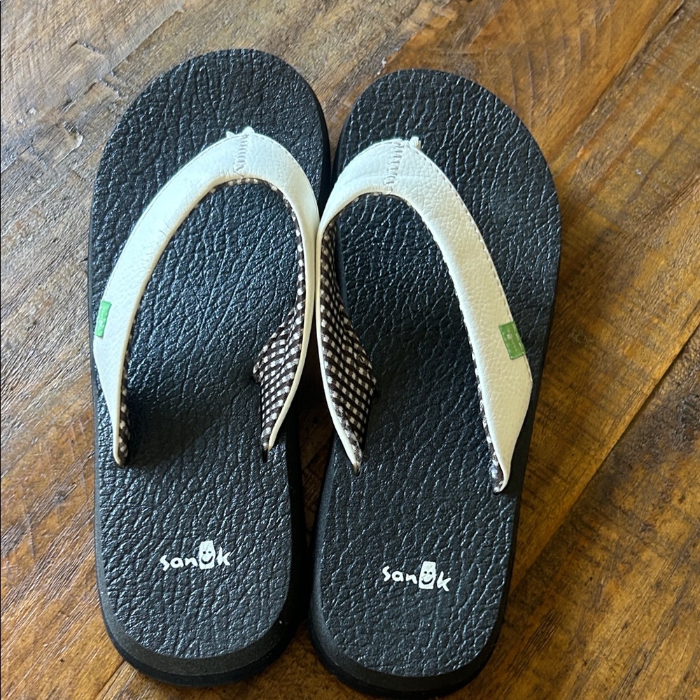 Sanuk Black and Cream Women's Sandals